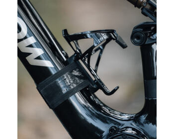 Universal cage mount